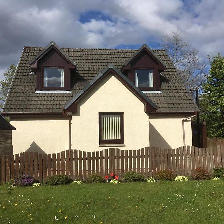 Riverbank Cottage Fort William Esterno foto